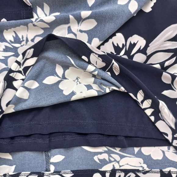 Lauren Ralph Lauren Floral Navy/White Faux Wrap Bell Sleeve Dress Size 6 US - Picture 10 of 16